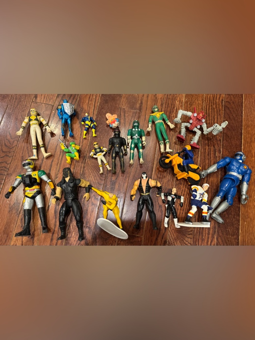 Vintage Lot of 18 Action Figures Power Rangers WWE Wrestling 1990s Y2K Toys